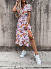 Langes Kleid mit V-Ausschnitt und Schlitz