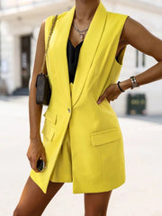 Einfarbiger Blazer mit schmaler Weste und Revers