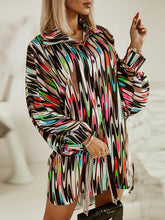 Bunte Bluse mit langen Ärmeln und abstraktem Druck