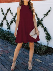 Minivestido sin mangas con hombros descubiertos y cuello de hongo