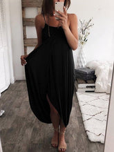 Lockeres, einfarbiges, unregelmäßiges Strickkleid