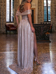 Schmales, schulterfreies Maxikleid mit Pailletten