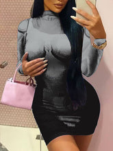 Vestido mini estampado de manga larga y cuello alto ajustado