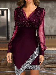 Minikleid mit V-Ausschnitt und unregelmäßigem Netzeinsatz