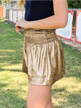 Lässige, locker fallende, kurze Sporthose