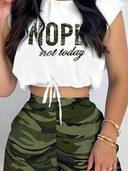 Zweiteiliges Set aus bedrucktem ärmellosem Crop-Top und Shorts