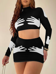 Zweiteiliges Set mit schmalem, bedrucktem Crop-Top und Minirock