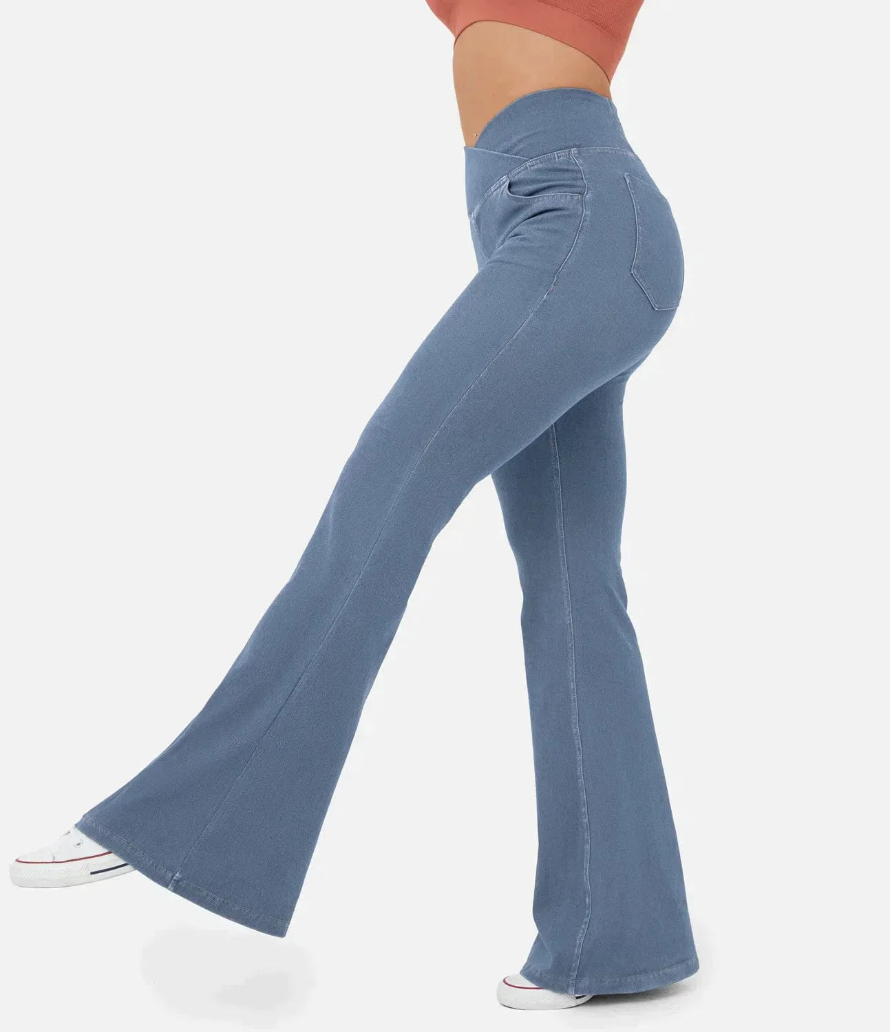 Claraâ„?- High-waisted elastic jeans