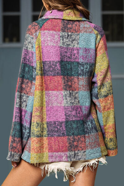 Daunenjacke mit Druckknöpfen und Taschen