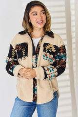 Jacke mit überschnittenen Schultern und Knopfleiste