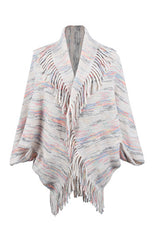 Poncho estampado con detalle de flecos