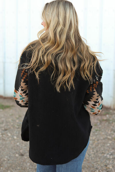 Geometrische Jacke mit Knopfleiste und Schlitz und Taschen