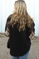Geometrische Jacke mit Knopfleiste und Schlitz und Taschen