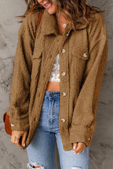 Flauschige Jacke mit Knöpfen und Taschen