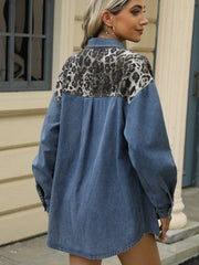 Jeansjacke mit Leopardenmuster und langen Ärmeln