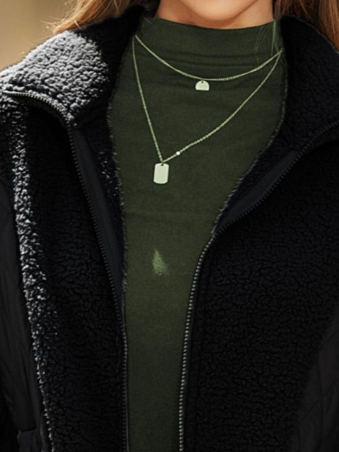 Chaqueta con cuello y cremallera
