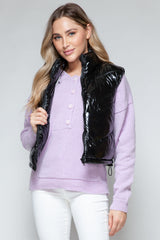 Chaleco acolchado brillante de cuello alto con cremallera Snobbish