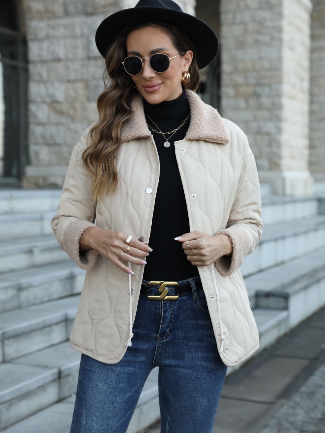Jacke mit Druckknopfkragen
