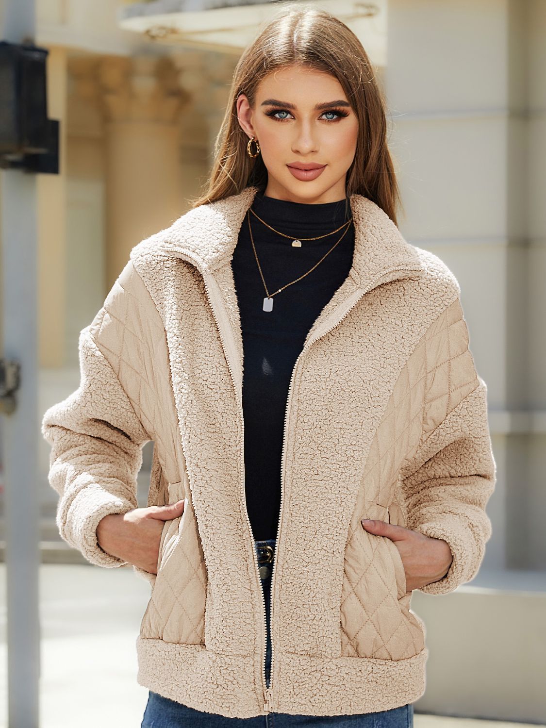 Chaqueta con cuello y cremallera
