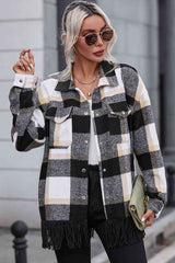 Jacke mit Karomuster, Kragen und Druckknopfleiste vorne