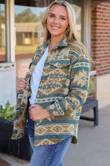 Chaqueta con cuello abotonado geométrico
