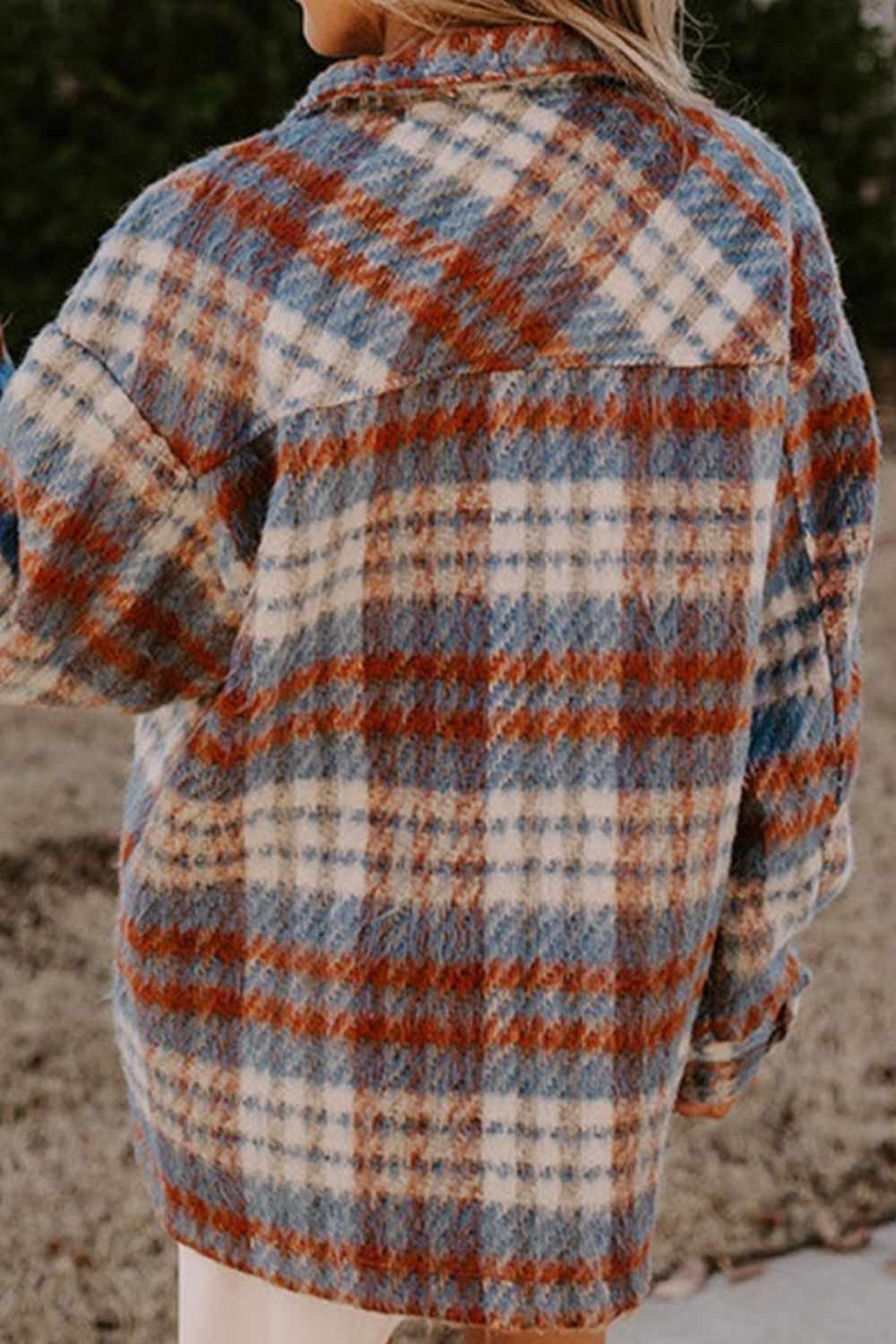 Karierte, langärmlige Jacke mit Knöpfen