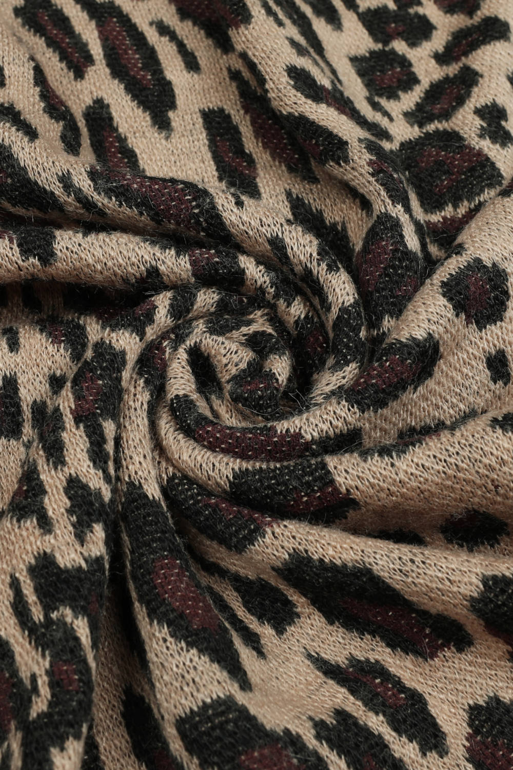 Poncho de leopardo con frente abierto