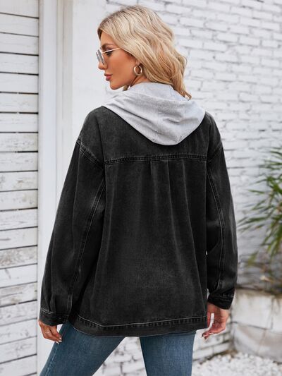 Jeansjacke mit abnehmbarer Kapuze und Knopfleiste