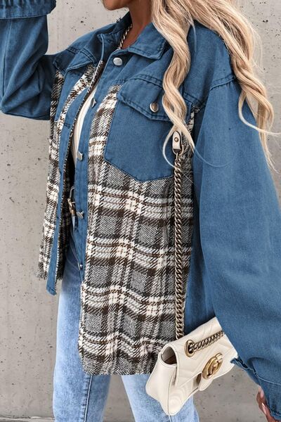 Karierte Jeansjacke mit Taschen und Knopfleiste