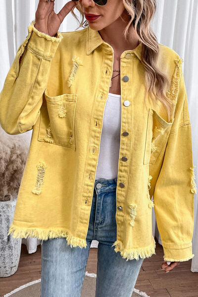 Distressed-Jeansjacke mit Knopfleiste und offenem Saum