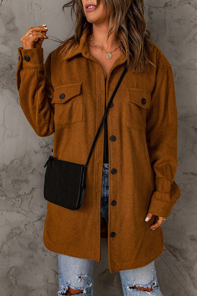 Jacke mit überschnittenen Schultern und Knopfleiste