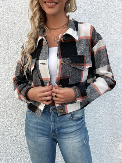 Kurze Jacke mit Karomuster und überschnittenen Schultern