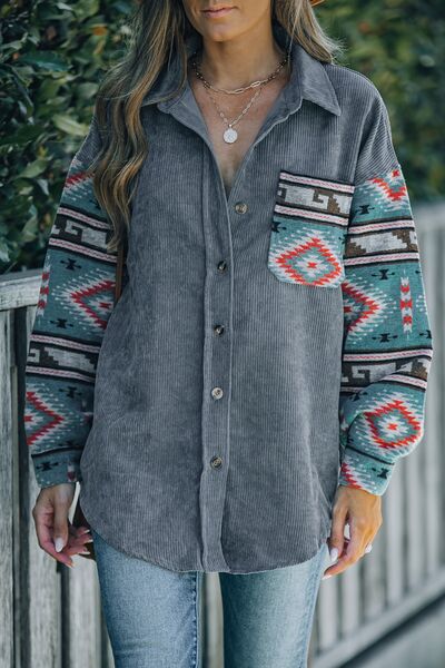 Jacke mit geometrischem Muster und überschnittenen Schultern
