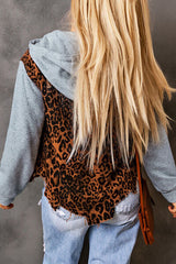 Jeansjacke mit Leopardenmuster und Kapuze im Used-Look