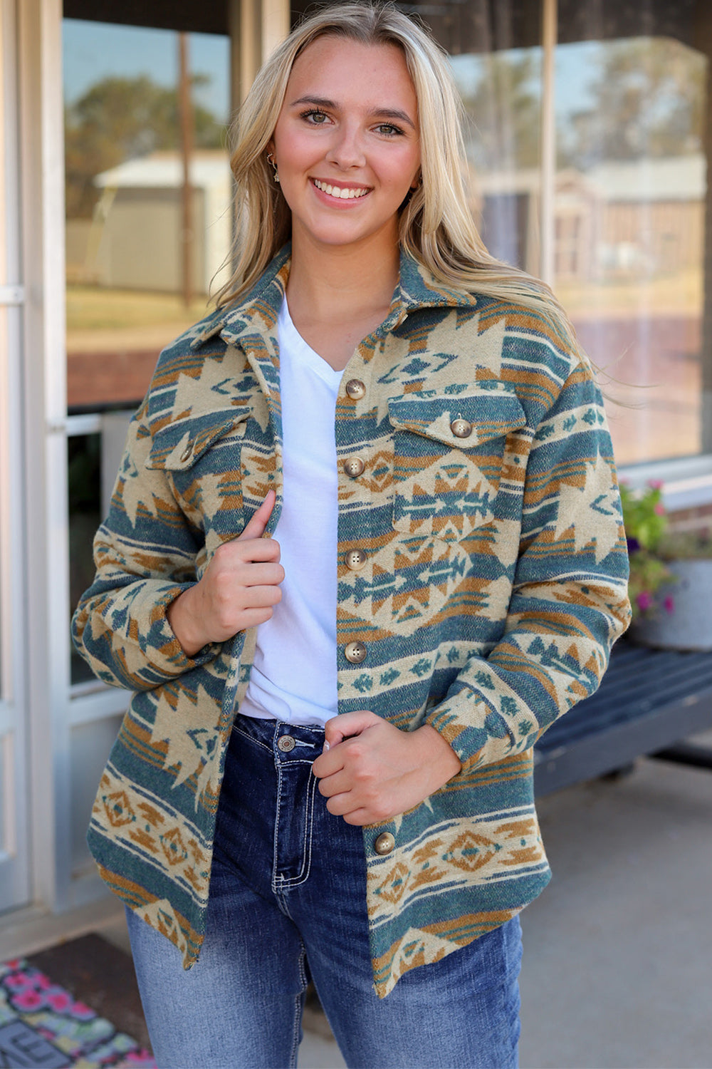Chaqueta con cuello abotonado geométrico