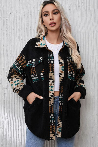 Geometrische Jacke mit Knopfleiste und Schlitz und Taschen