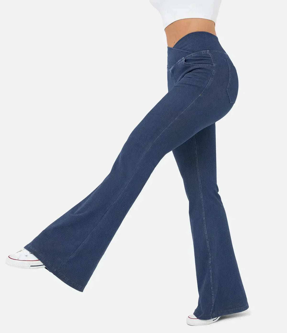 Claraâ„?- High-waisted elastic jeans