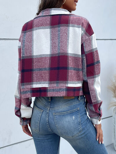 Kurze Jacke mit Karomuster und überschnittenen Schultern