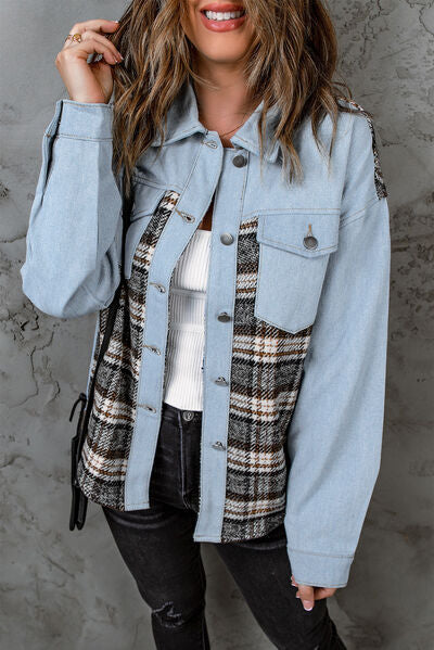 Karierte Jeansjacke mit Taschen und Knopfleiste