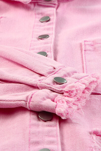 Distressed-Jeansjacke mit Knopfleiste und offenem Saum