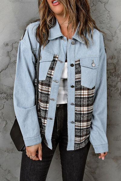 Karierte Jeansjacke mit Taschen und Knopfleiste