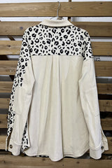 Jacke mit Leopardenmuster und überschnittenen Schultern