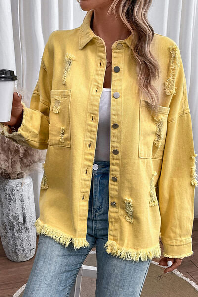 Distressed-Jeansjacke mit Knopfleiste und offenem Saum