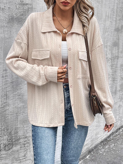 Jacke mit überschnittenen Schultern und Knopfleiste