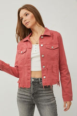 Chaqueta vaquera corta con botones y dobladillo sin rematar de RISEN