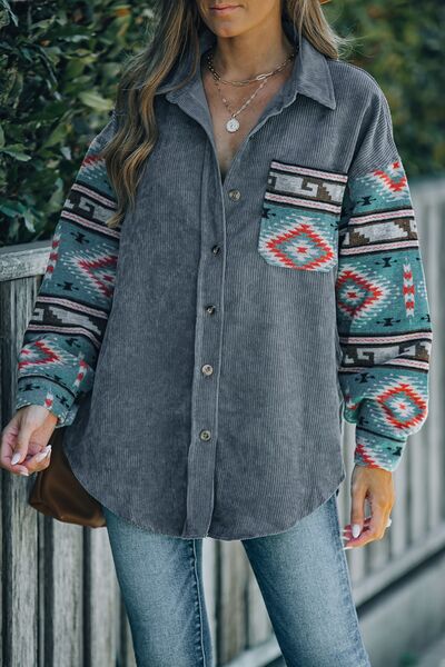 Jacke mit geometrischem Muster und überschnittenen Schultern