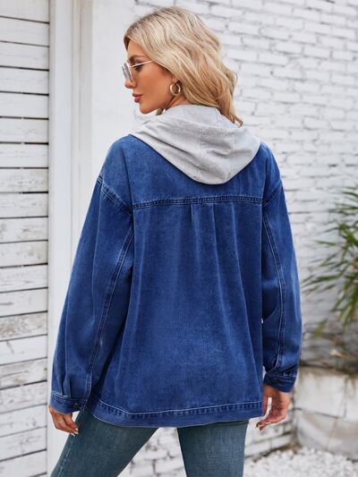 Jeansjacke mit abnehmbarer Kapuze und Knopfleiste