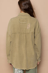 Chaqueta desgastada con dobladillo sin rematar y botones POL