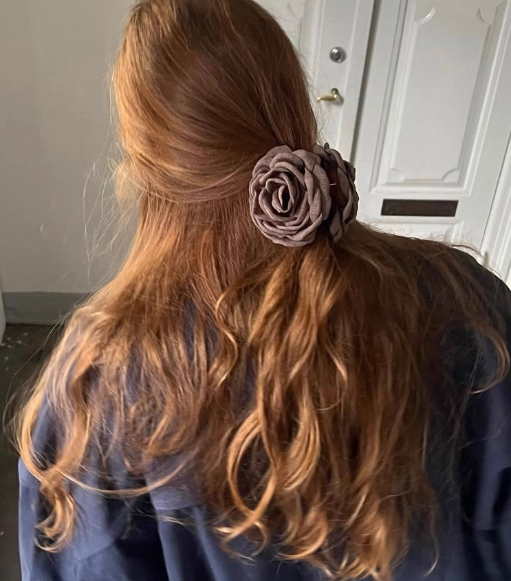 Ellie Floral Hair Clip in Neutral