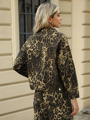 Jeansjacke mit Taschen und Leopardenmuster und langen Ärmeln